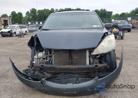 2010 Toyota Sienna Le z USA, uszkodzony, nr VIN 5TDKK4CC6AS298083